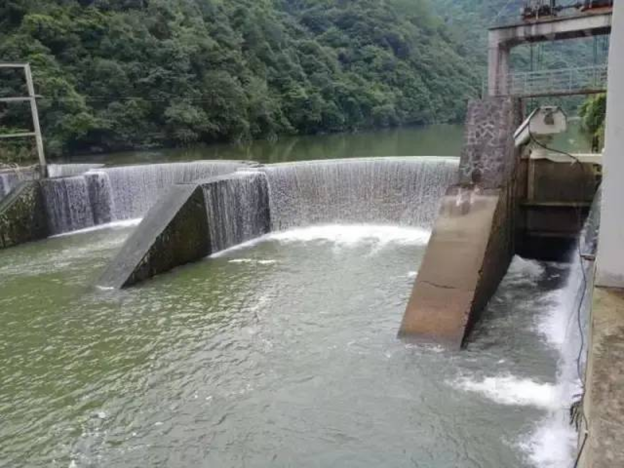 水电站下泄生态流量监测系统